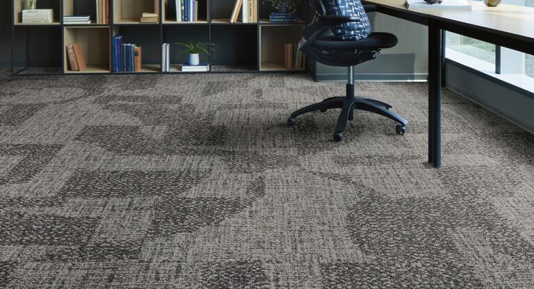 Interface Third Space 302 / Bouclé / 50 cm x 50 cm / Grau, Braun