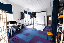 Fotostudio im Batavierhuis in Rotterdam.

Heuga 584 Purple en Heuga 727 Blue