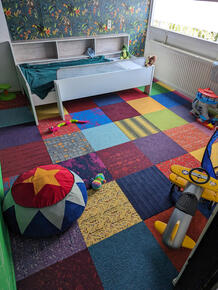 Ein weiterer zufriedener Kunde, der unsere Shades of color im Kinderzimmer verlegt hat.
Shades of color